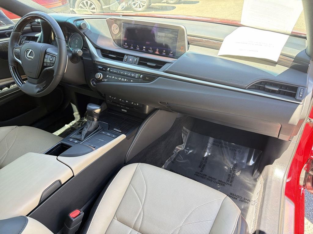 Used 2021 Lexus ES 300h Ultra Luxury w/ Accessory Package 2 image 33