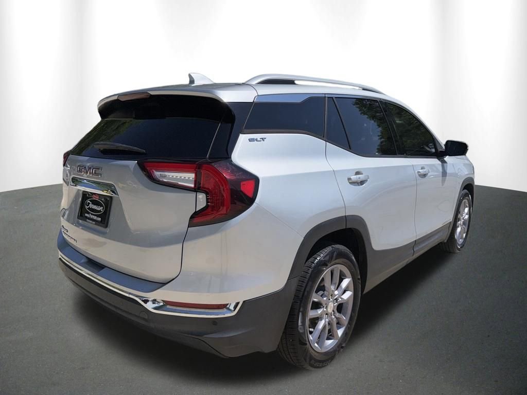 Used 2022 GMC Terrain SLT w/ Tech Package image 13