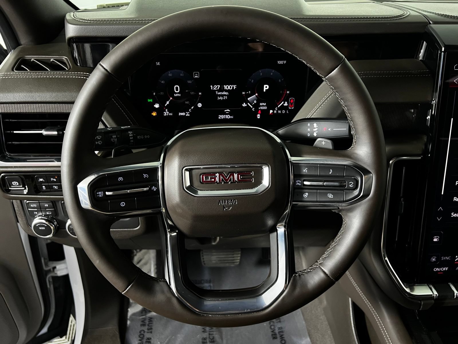 Used 2025 GMC Yukon Elevation AWD/4WD image 16