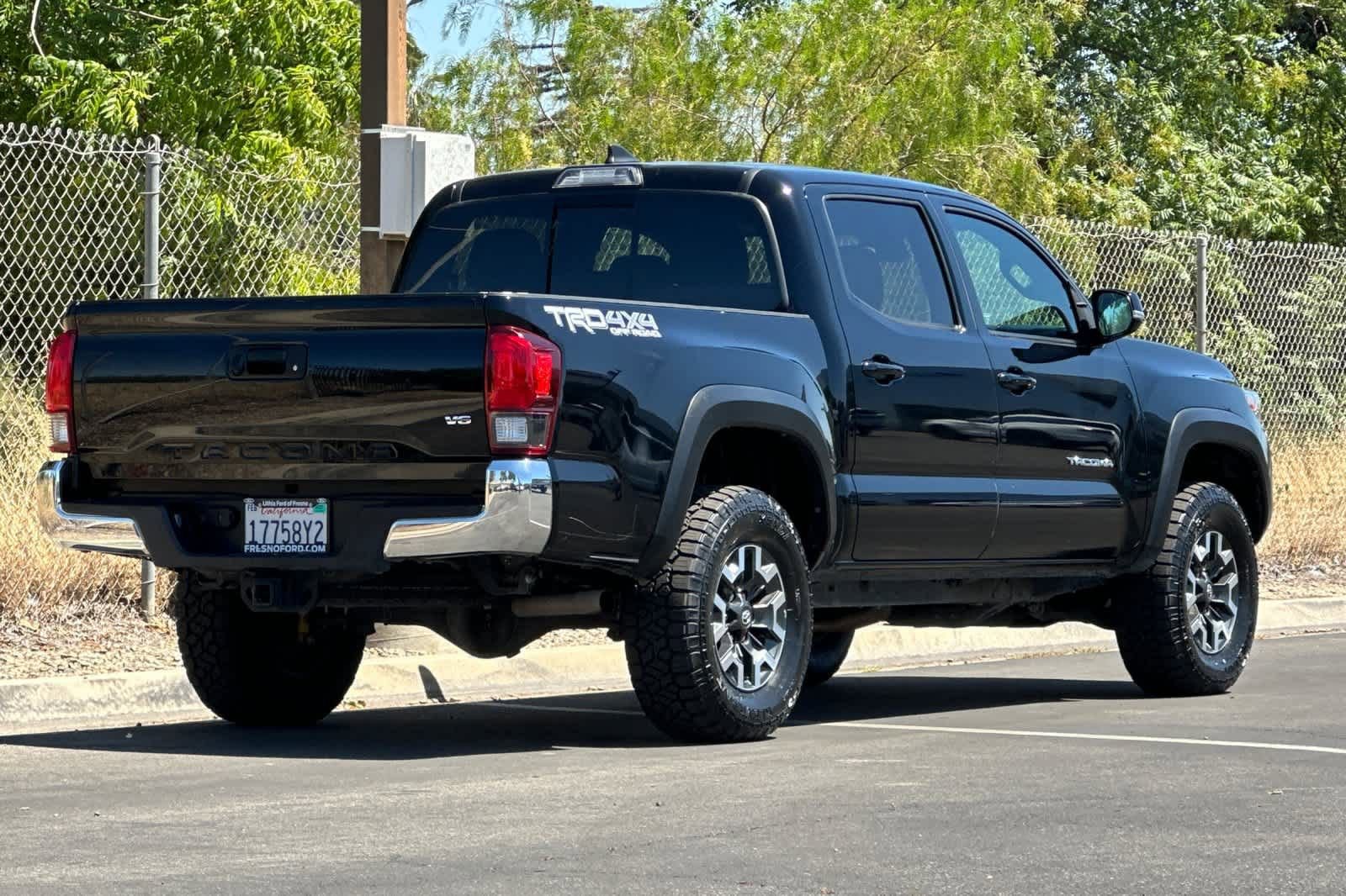 Used 2018 Toyota Tacoma TRD Off-Road AWD/4WD video 2