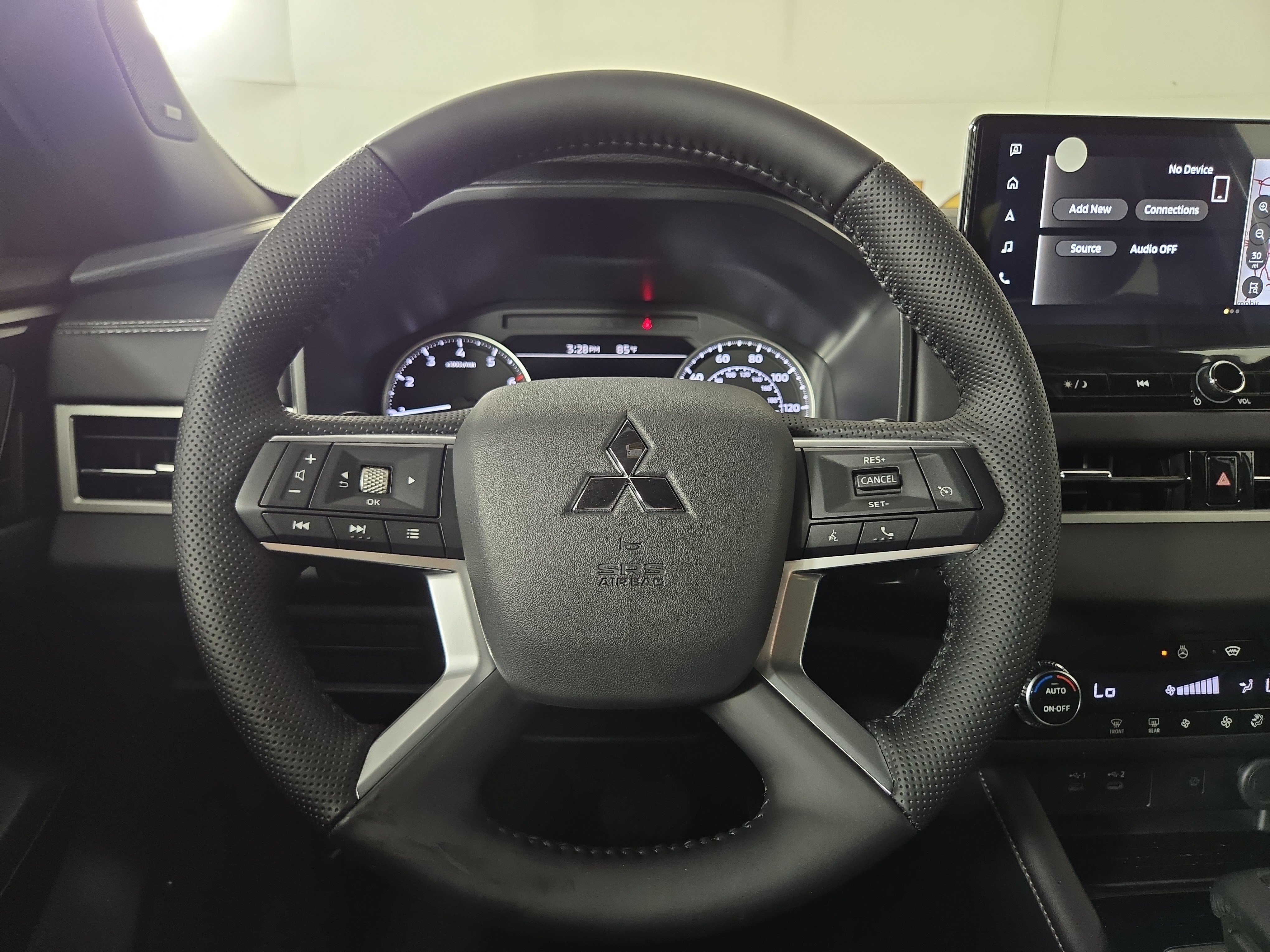 New 2026 Mitsubishi Outlander LE AWD/4WD image 14
