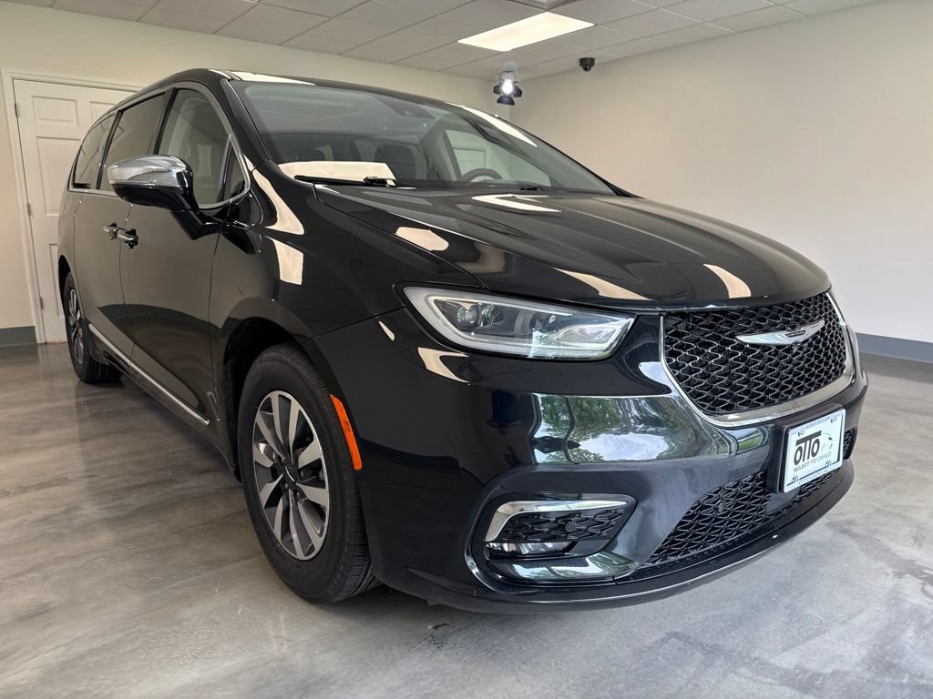 Used 2022 Chrysler Pacifica Limited