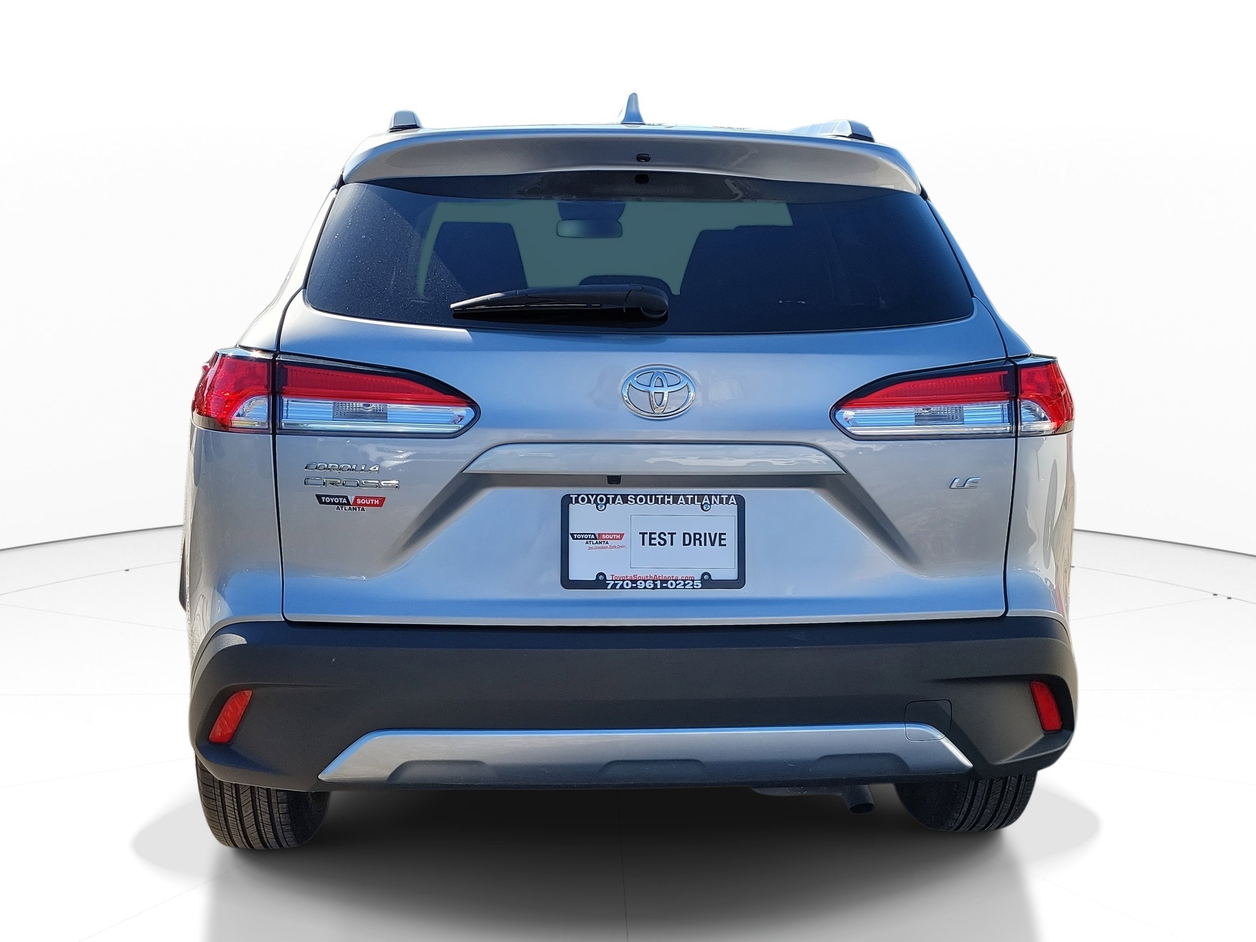 Used 2024 Toyota Corolla Cross LE image 5