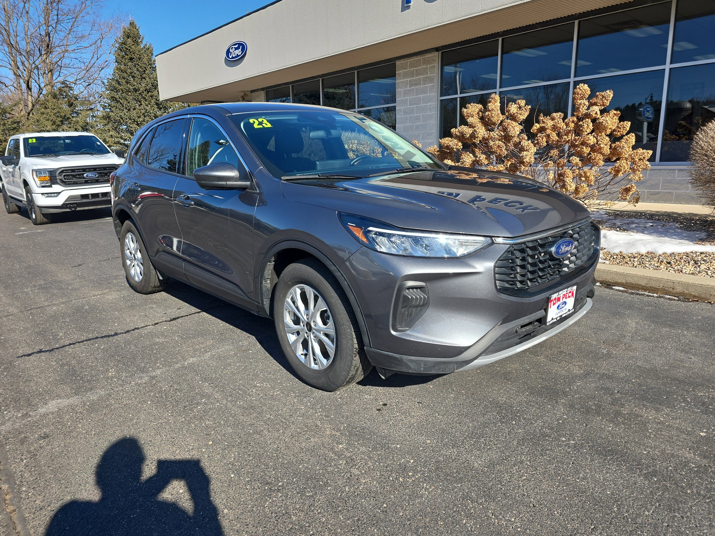 Used 2023 Ford Escape Active w/ Tech Pack #2 AWD/4WD image 1