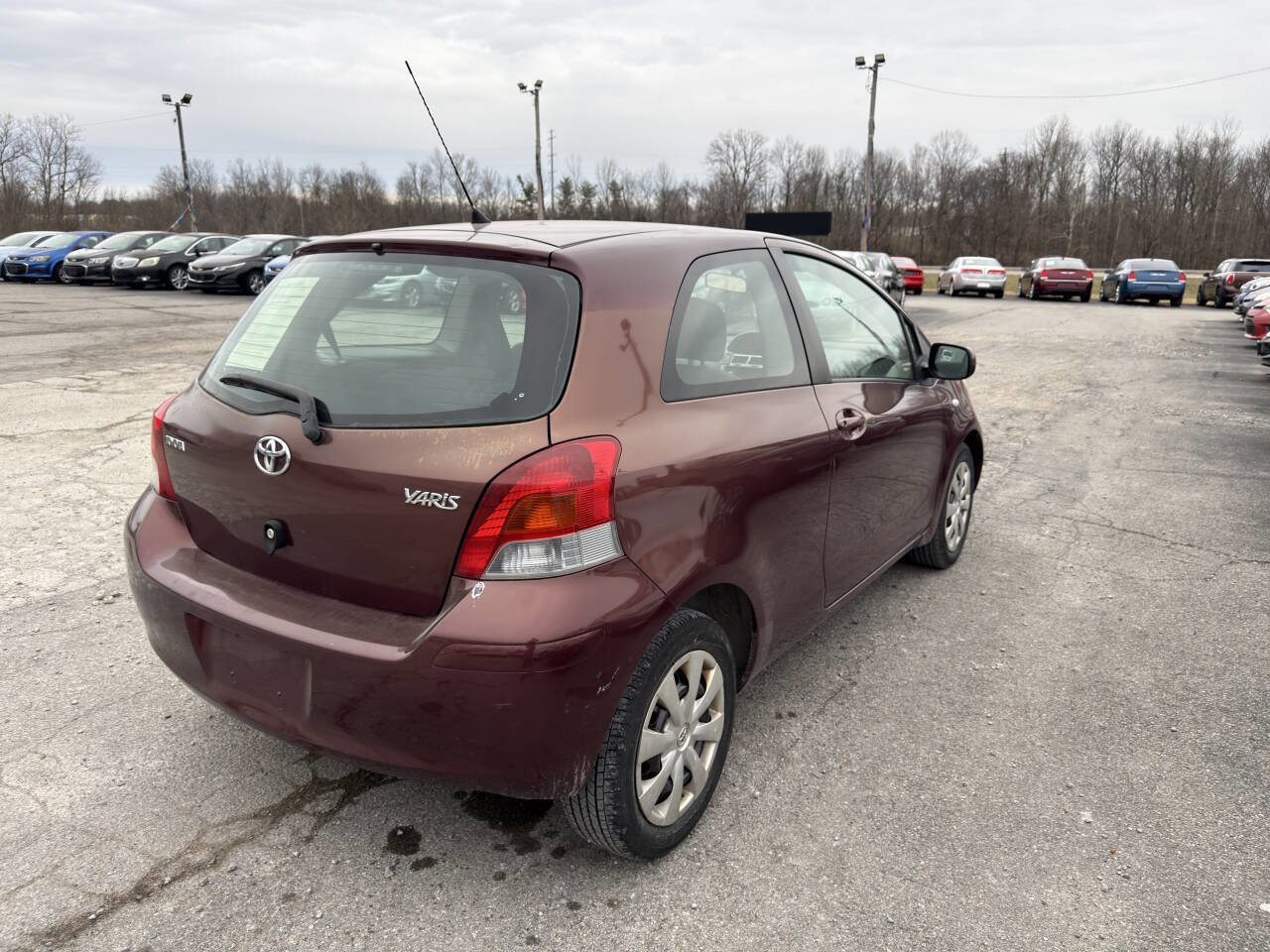 Used 2010 Toyota Yaris 2-Door Hatchback FWD image 6