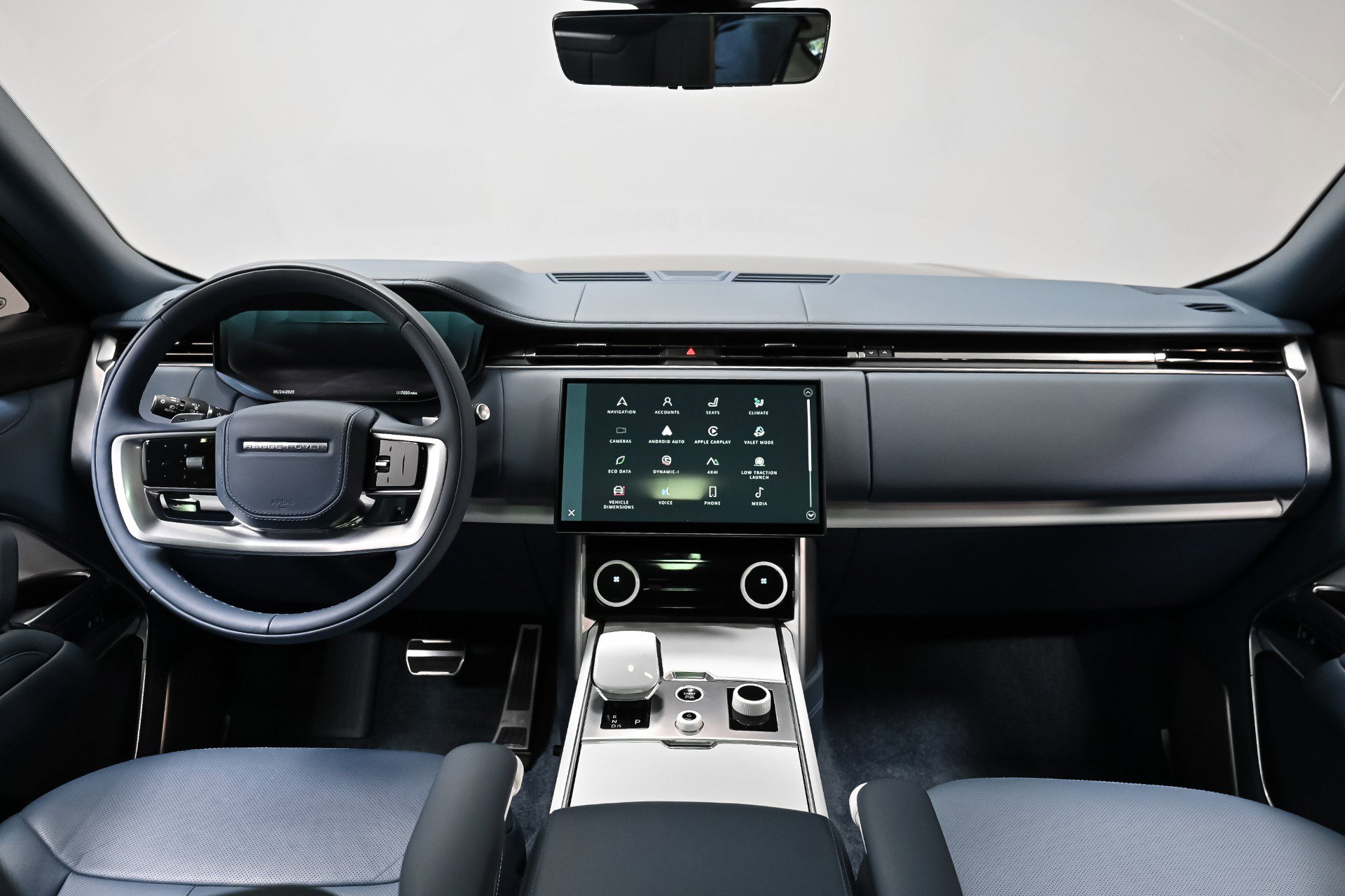 Used 2023 Land Rover Range Rover LWB SV Autobiography image 7