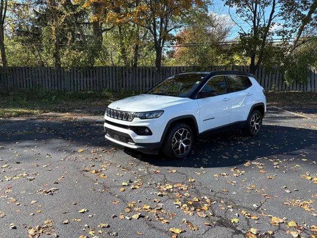 Certified 2024 Jeep Compass Limited image 1