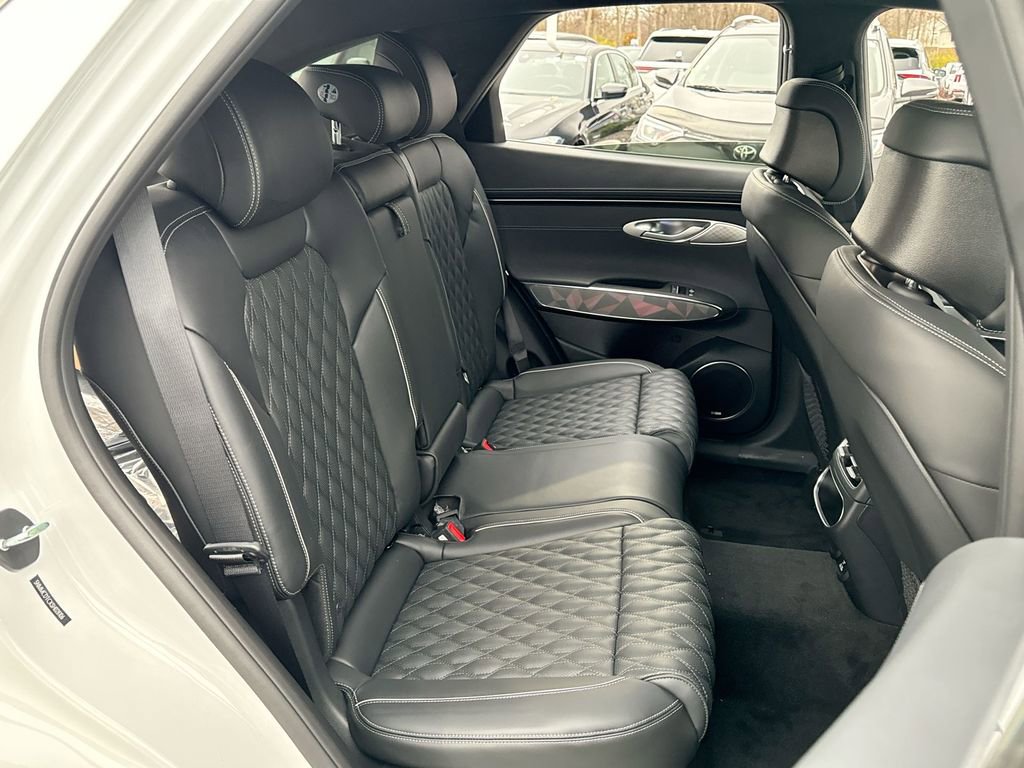 Used 2025 Genesis GV70 3.5T Sport w/ Sport Advanced Package image 35