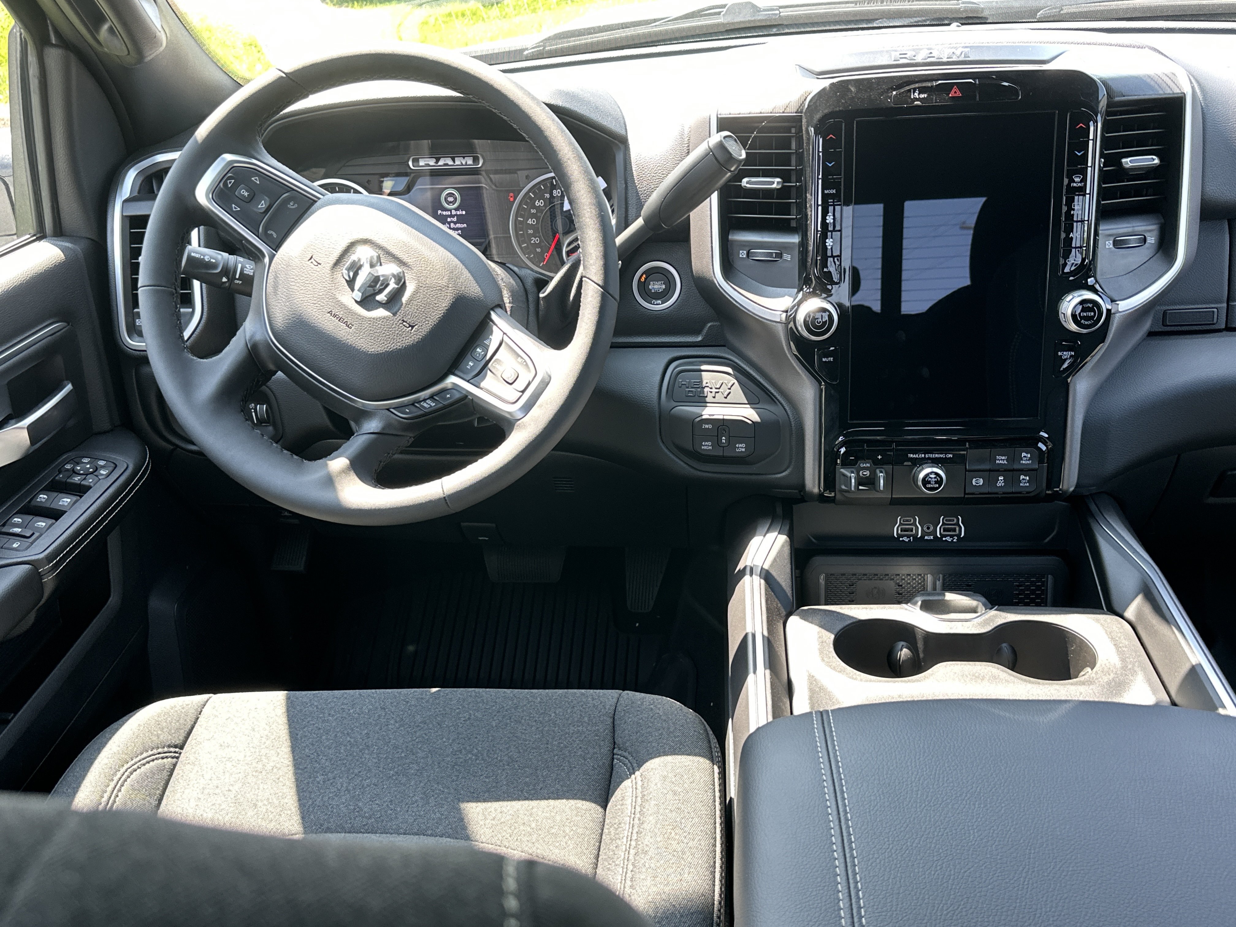 New 2026 RAM 3500 Big Horn AWD/4WD image 32