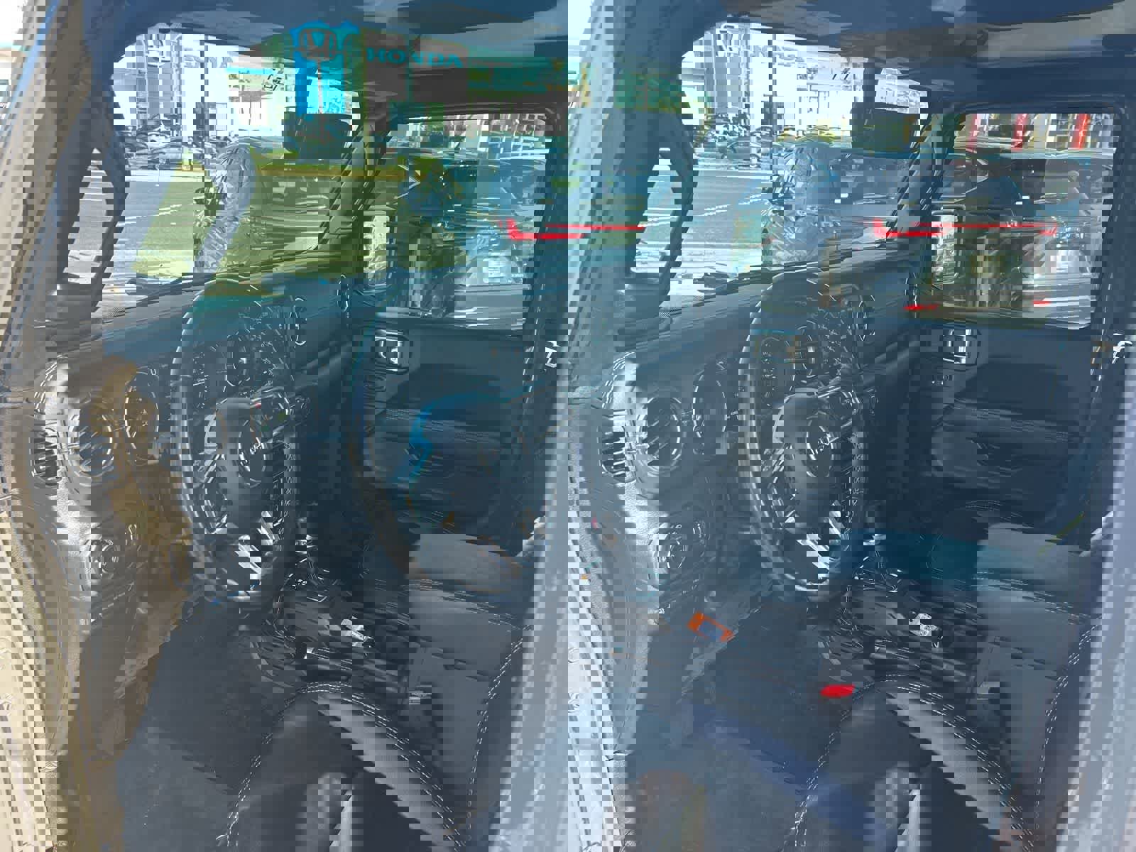 Used 2023 Jeep Wrangler Sahara w/ Cold Weather Group image 27