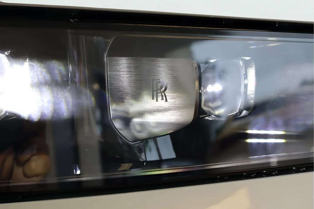 Certified 2024 Rolls-Royce Spectre w/ Spectre Launch Package AWD/4WD image 23