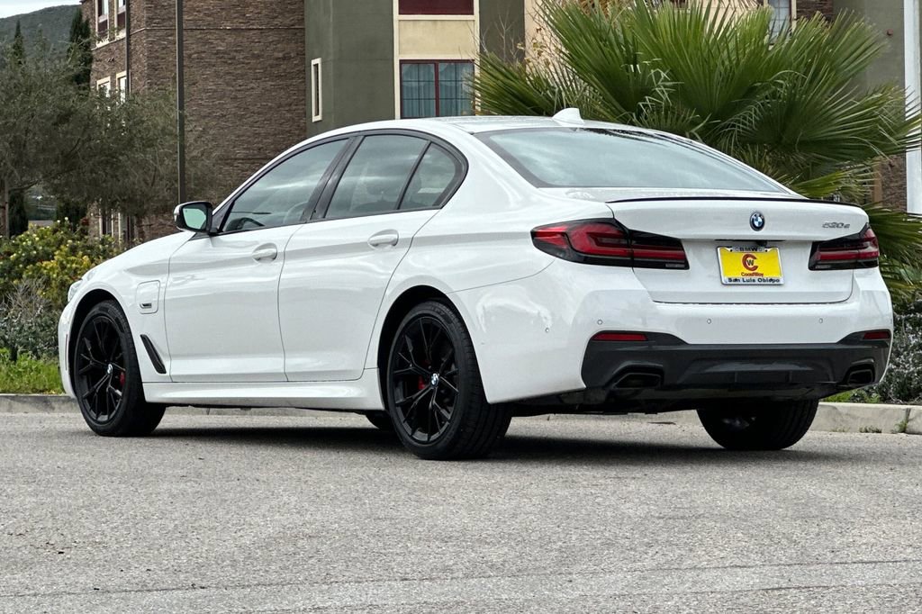 Used 2023 BMW 530e w/ M Sport Package image 5