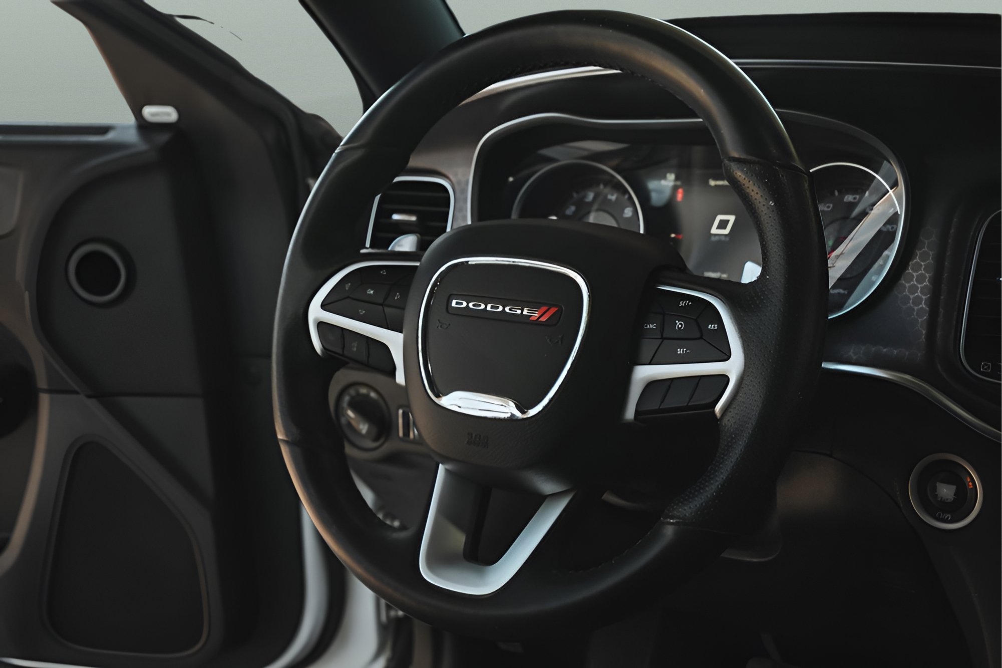 Used 2018 Dodge Charger R/T image 30