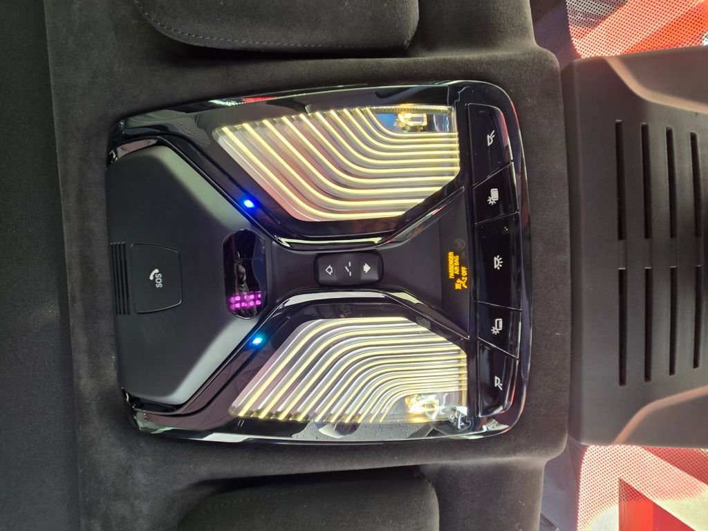 Used 2023 BMW X7 xDrive40i w/ M Sport Package AWD/4WD image 24