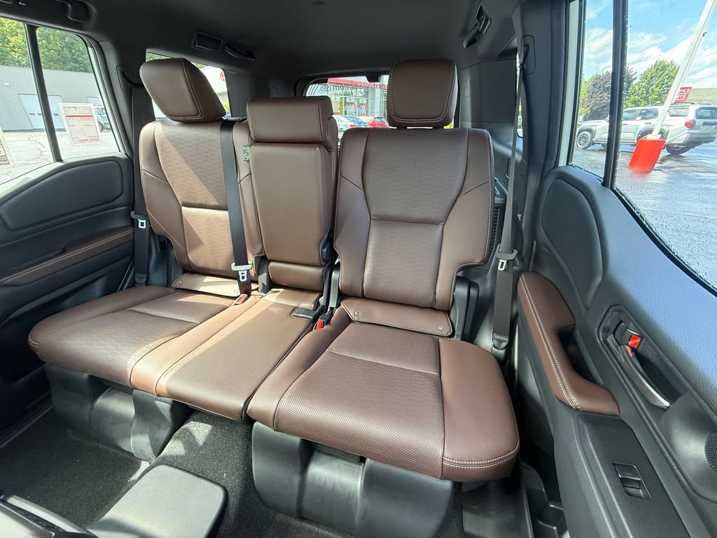 New 2027 Toyota Land Cruiser w/ Premium Package AWD/4WD image 16