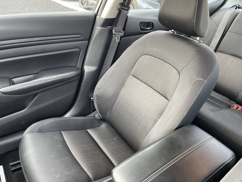 Used 2024 Nissan Altima 2.5 SV FWD image 23