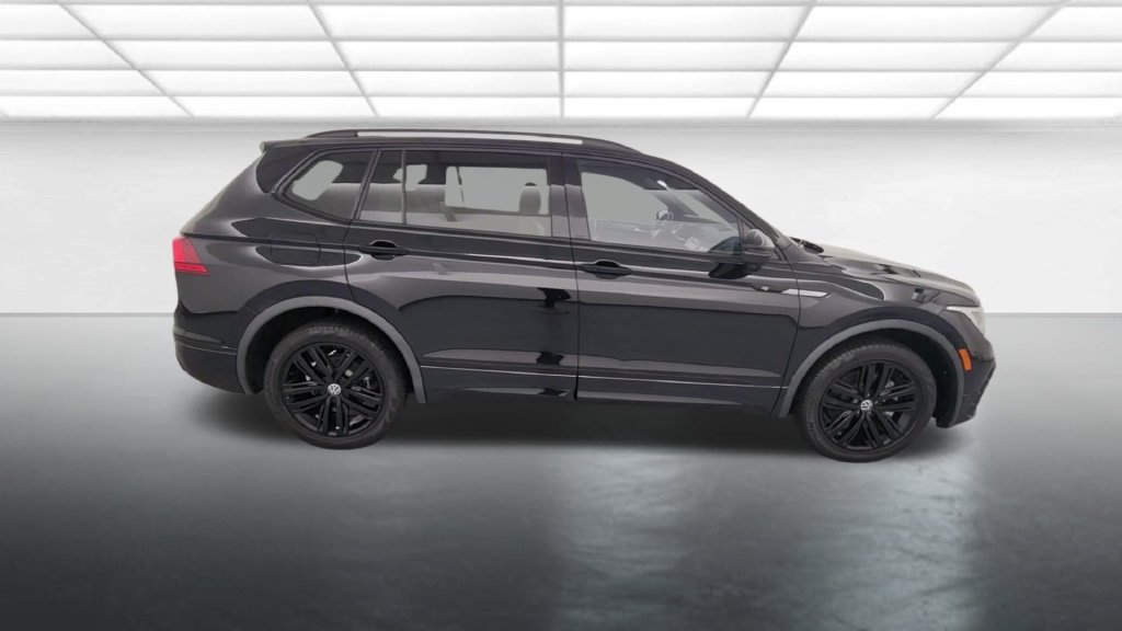 Used 2022 Volkswagen Tiguan SE R-Line AWD/4WD image 8