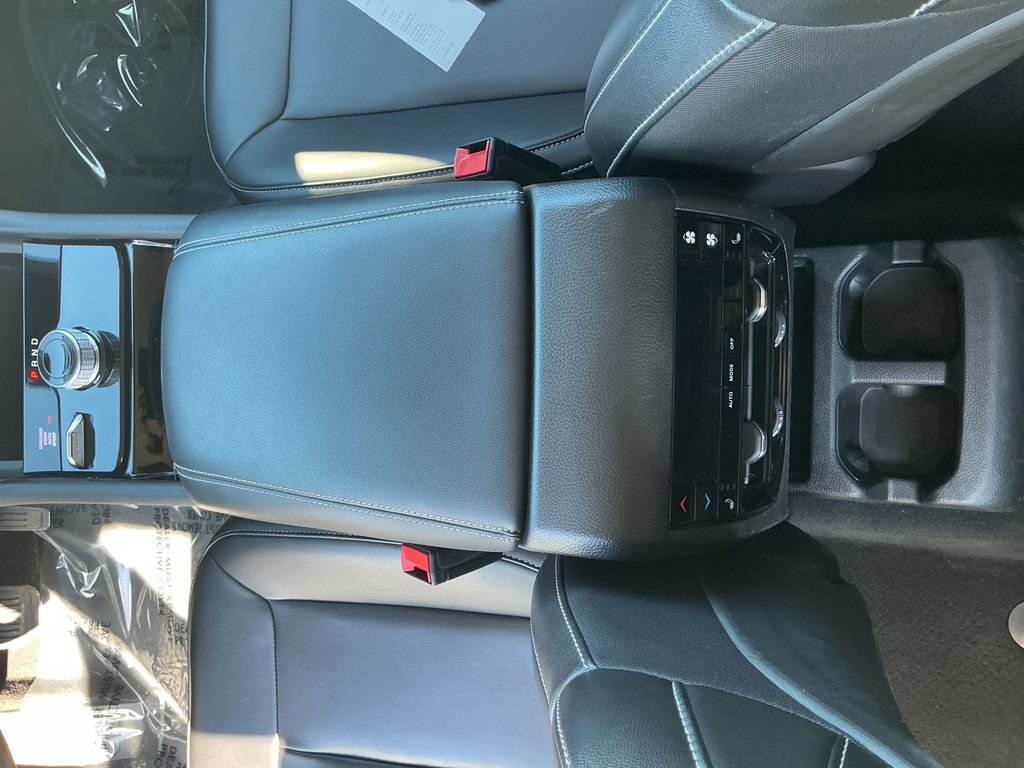 Used 2023 Jeep Grand Cherokee L Limited AWD/4WD image 25