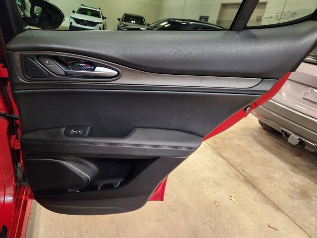 Used 2021 Alfa Romeo Stelvio Ti w/ Nero Edizione image 31