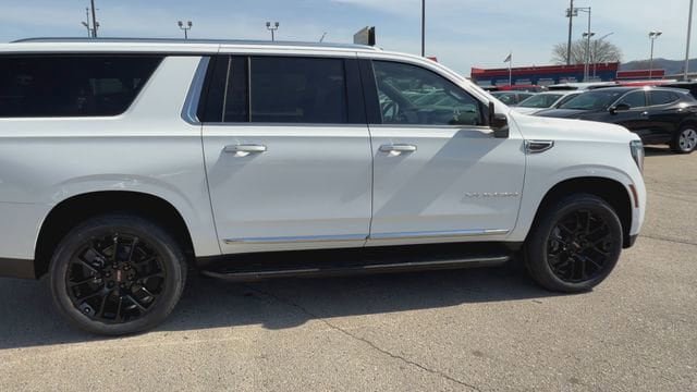 New 2026 GMC Yukon XL Elevation w/ Elevation Premium Package AWD/4WD image 8