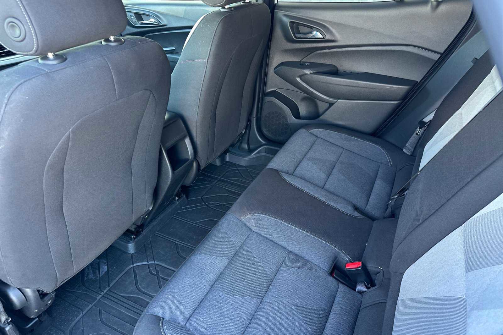 Used 2024 Chevrolet Trax RS w/ Sunroof Package image 14