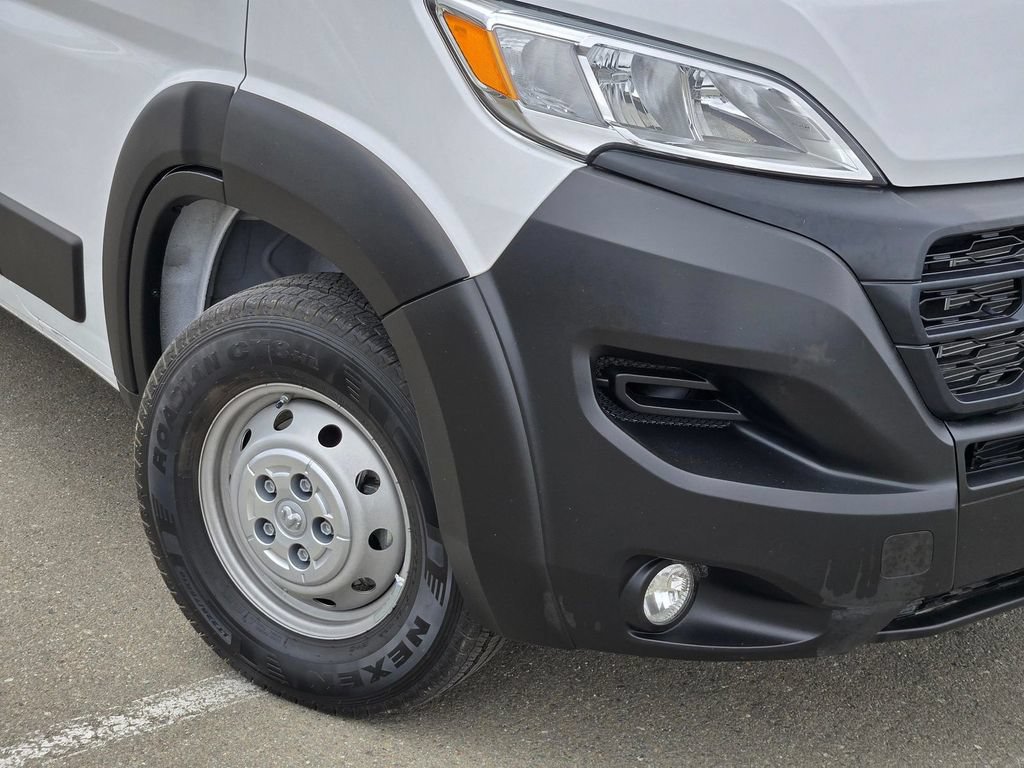Used 2023 RAM ProMaster 2500 w/ Driver Convenience Group FWD image 9