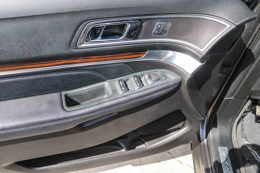 Used 2018 Ford Explorer Limited w/ Equipment Group 301A FWD image 22