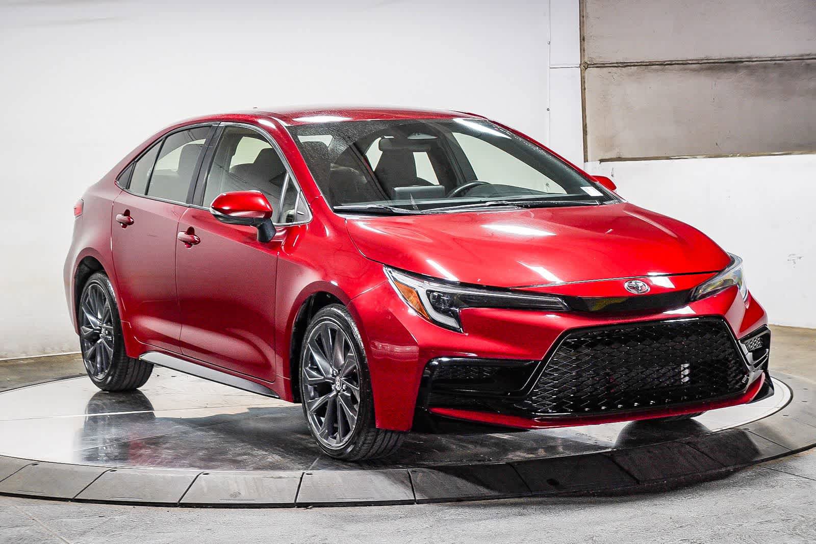 Certified 2024 Toyota Corolla SE FWD image 4