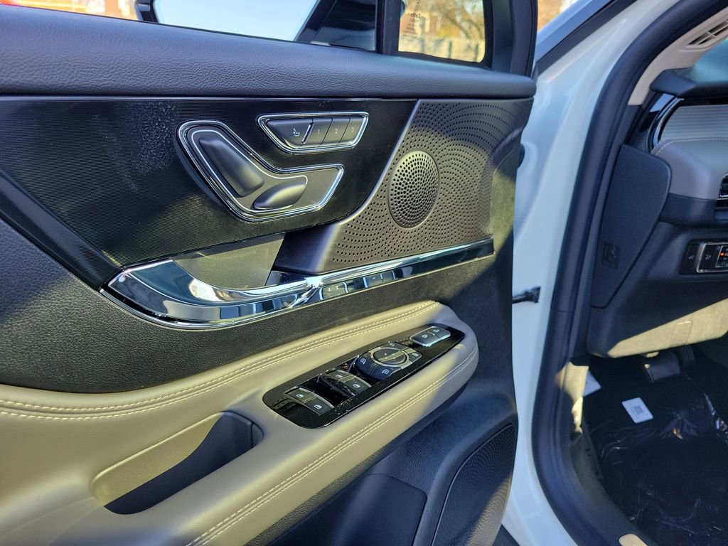 New 2026 Lincoln Corsair Premiere image 19