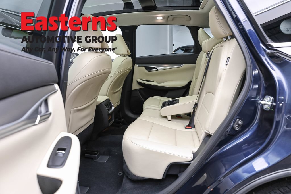 Used 2022 INFINITI QX50 Luxe AWD/4WD image 21