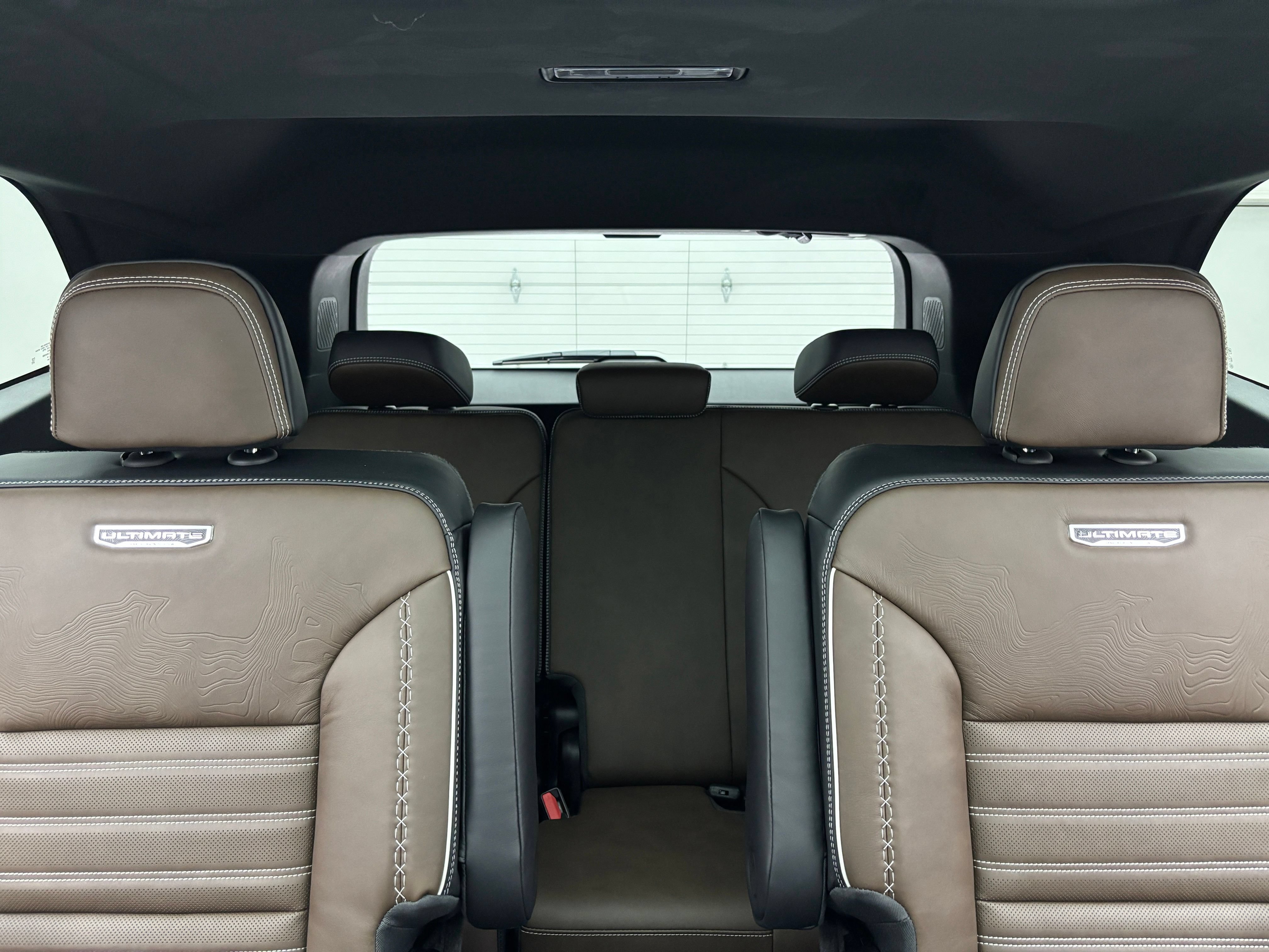 New 2026 GMC Acadia Denali Ultimate w/ LPO, Floor Liner Package AWD/4WD image 44
