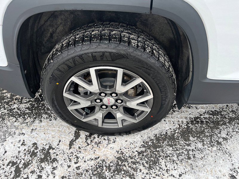 Used 2020 GMC Acadia SLE w/ Driver Convenience Package image 11