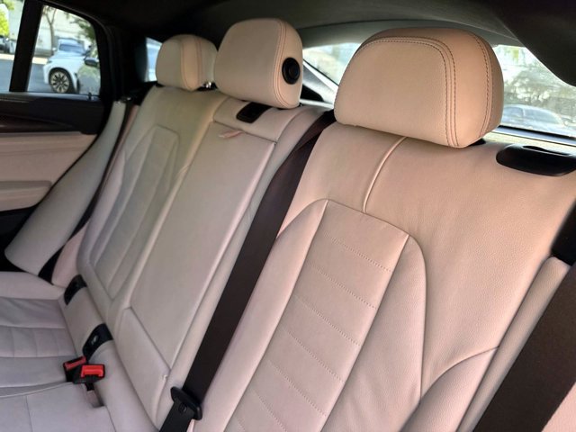 Used 2021 BMW X4 xDrive30i w/ M Sport Package AWD/4WD image 16