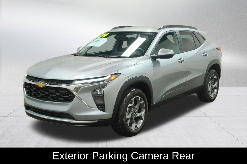 Used 2024 Chevrolet Trax LT w/ LT Convenience Package FWD image 10