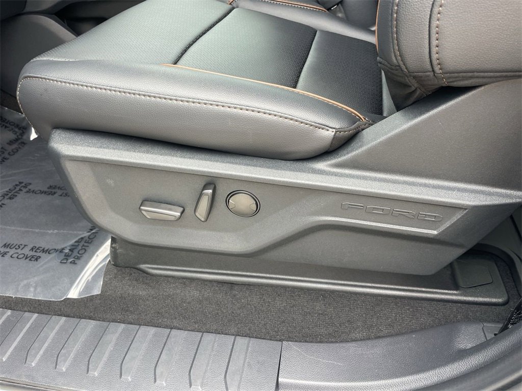 New 2026 Ford F350 Lariat w/ Chrome Package image 12