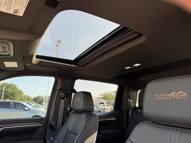 Used 2025 Chevrolet Silverado 1500 High Country AWD/4WD image 35