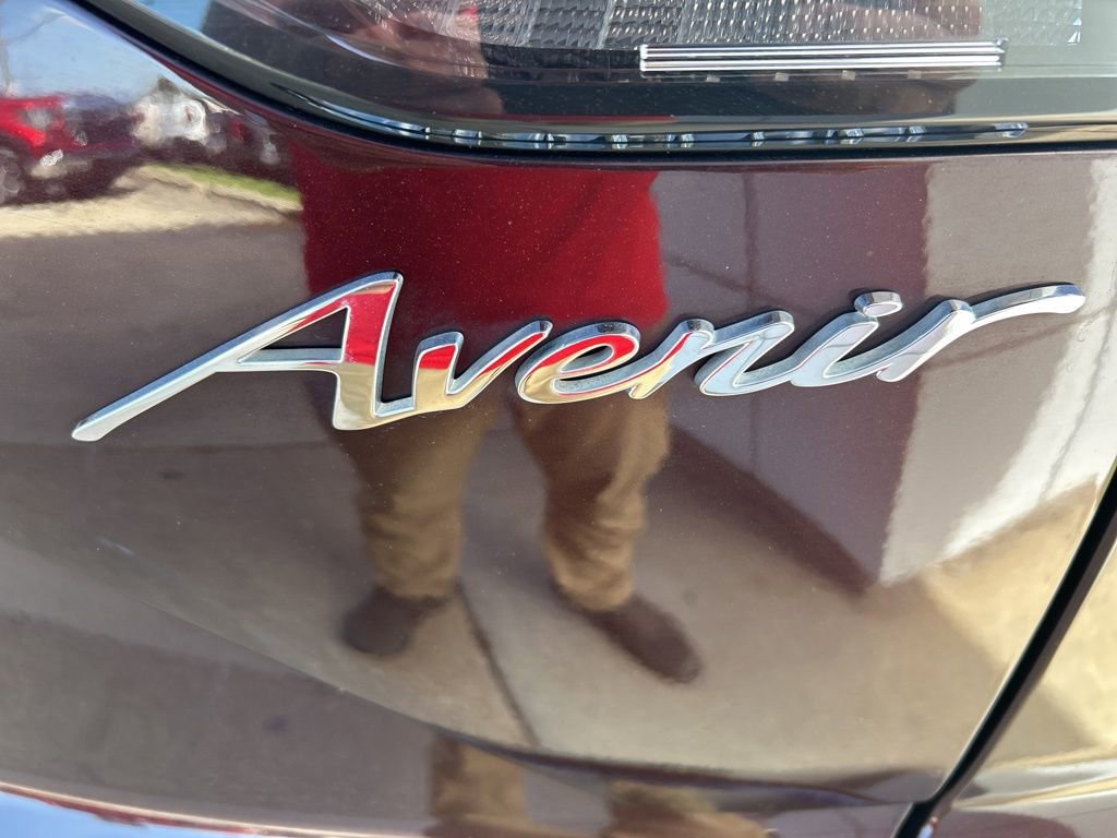 Used 2023 Buick Envision Avenir image 31