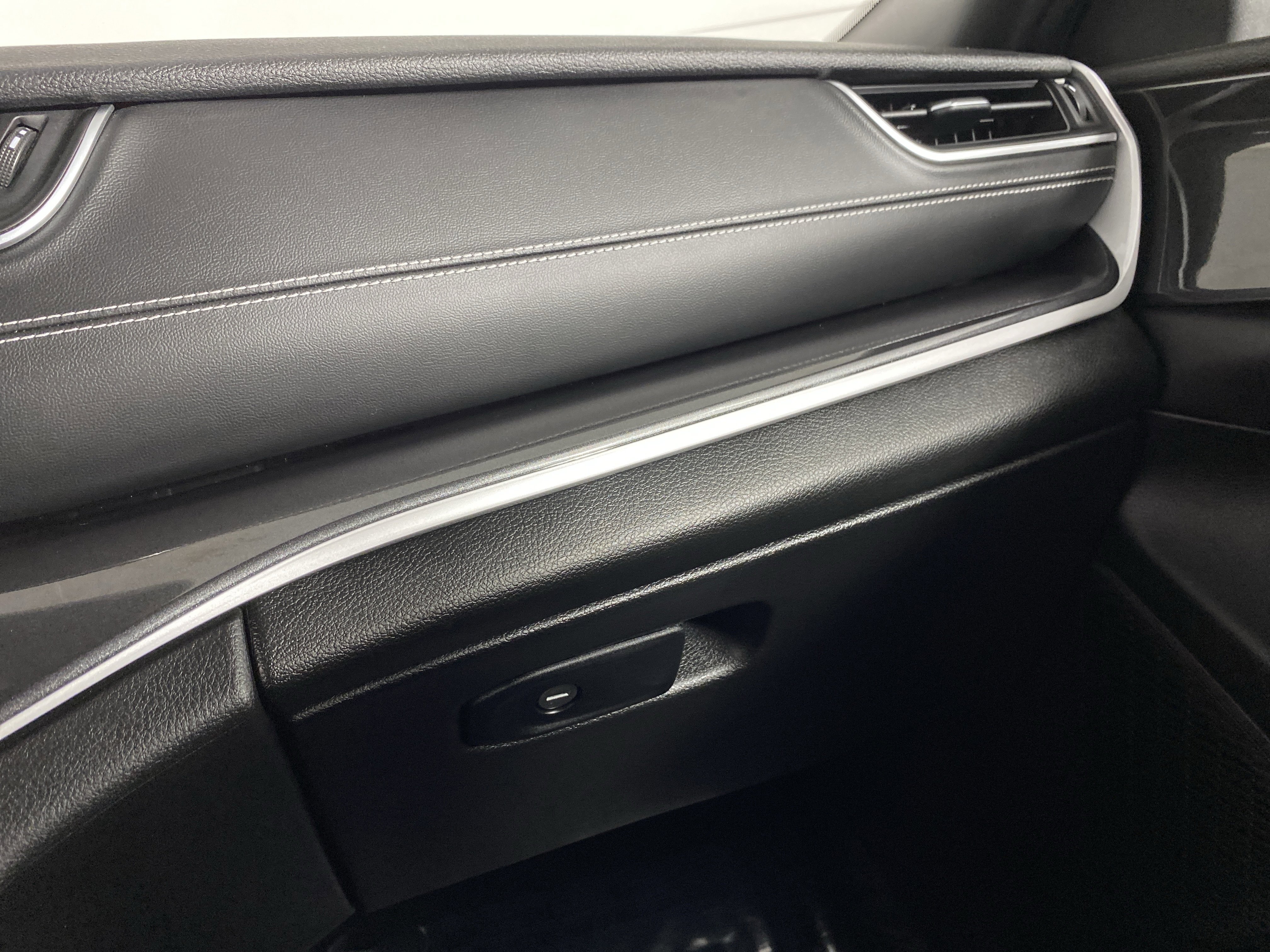 Used 2023 Jeep Grand Cherokee L Laredo image 30