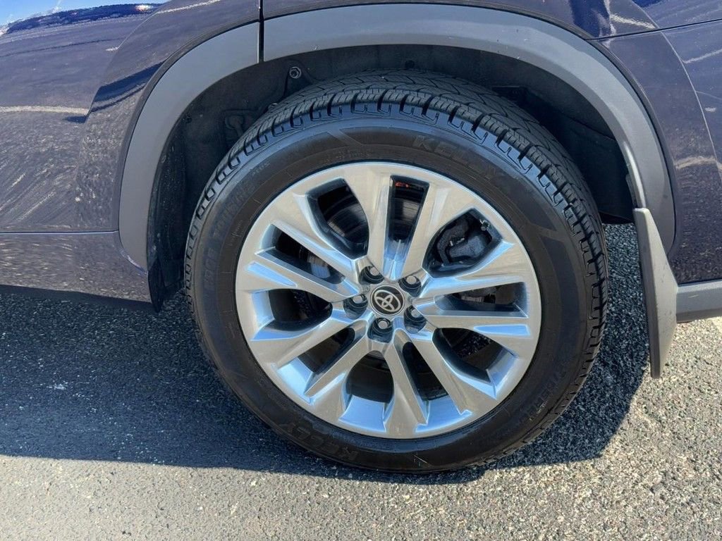 Used 2022 Toyota Highlander Limited image 9