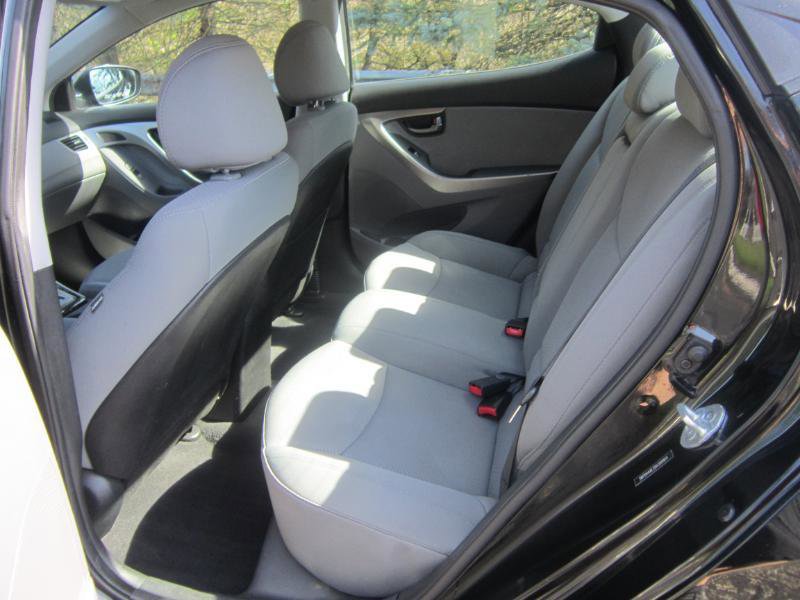 Used 2013 Hyundai Elantra GLS w/ Preferred Pkg image 12