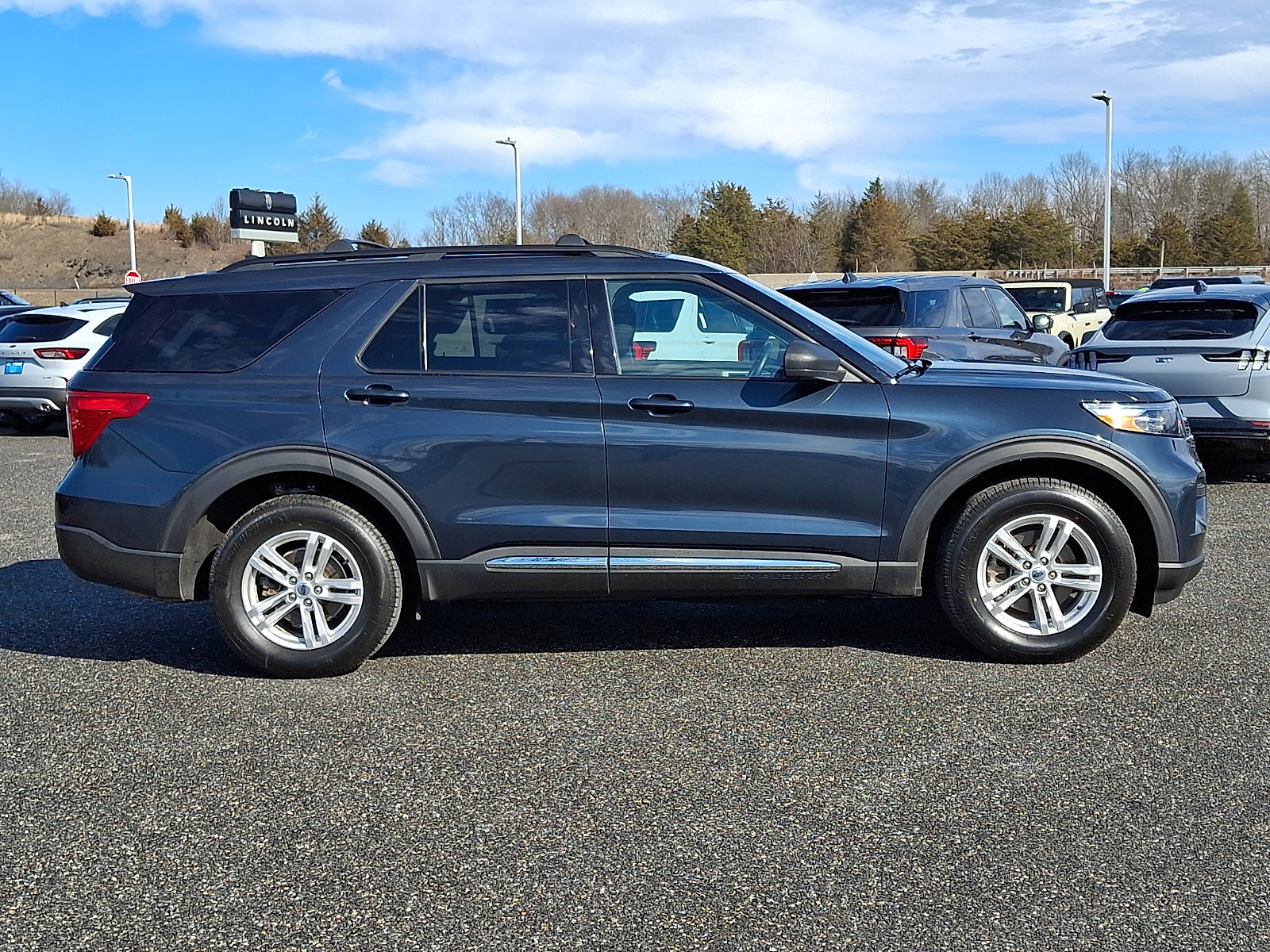Certified 2023 Ford Explorer XLT AWD/4WD image 7