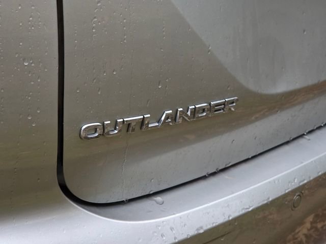 Used 2024 Mitsubishi Outlander SE FWD image 11