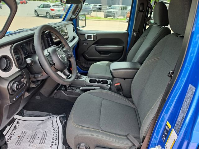 Used 2024 Jeep Wrangler Unlimited w/ Convenience Group AWD/4WD image 9