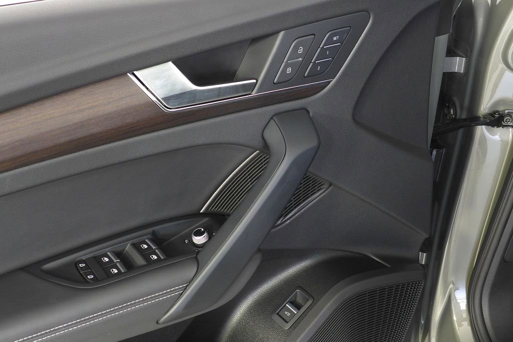 Used 2023 Audi Q5 2.0T Premium Plus image 12