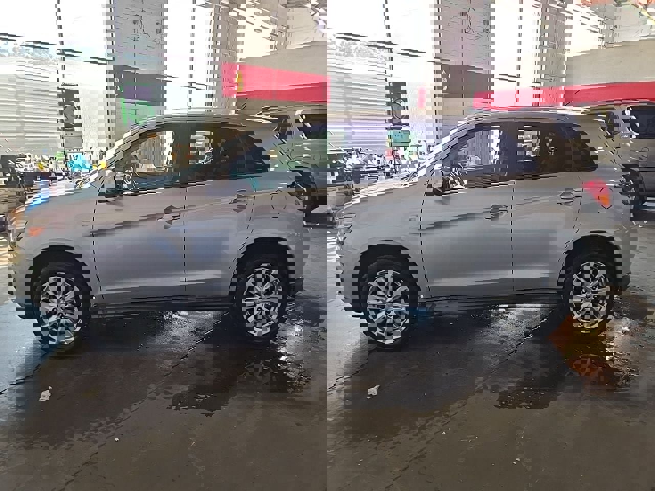 Used 2013 Mitsubishi Outlander Sport ES image 3