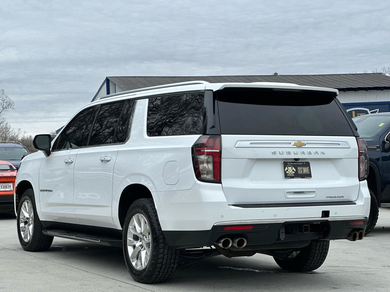 Used 2022 Chevrolet Suburban Premier AWD/4WD image 5