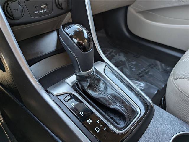 Used 2016 Hyundai Elantra GT FWD image 14