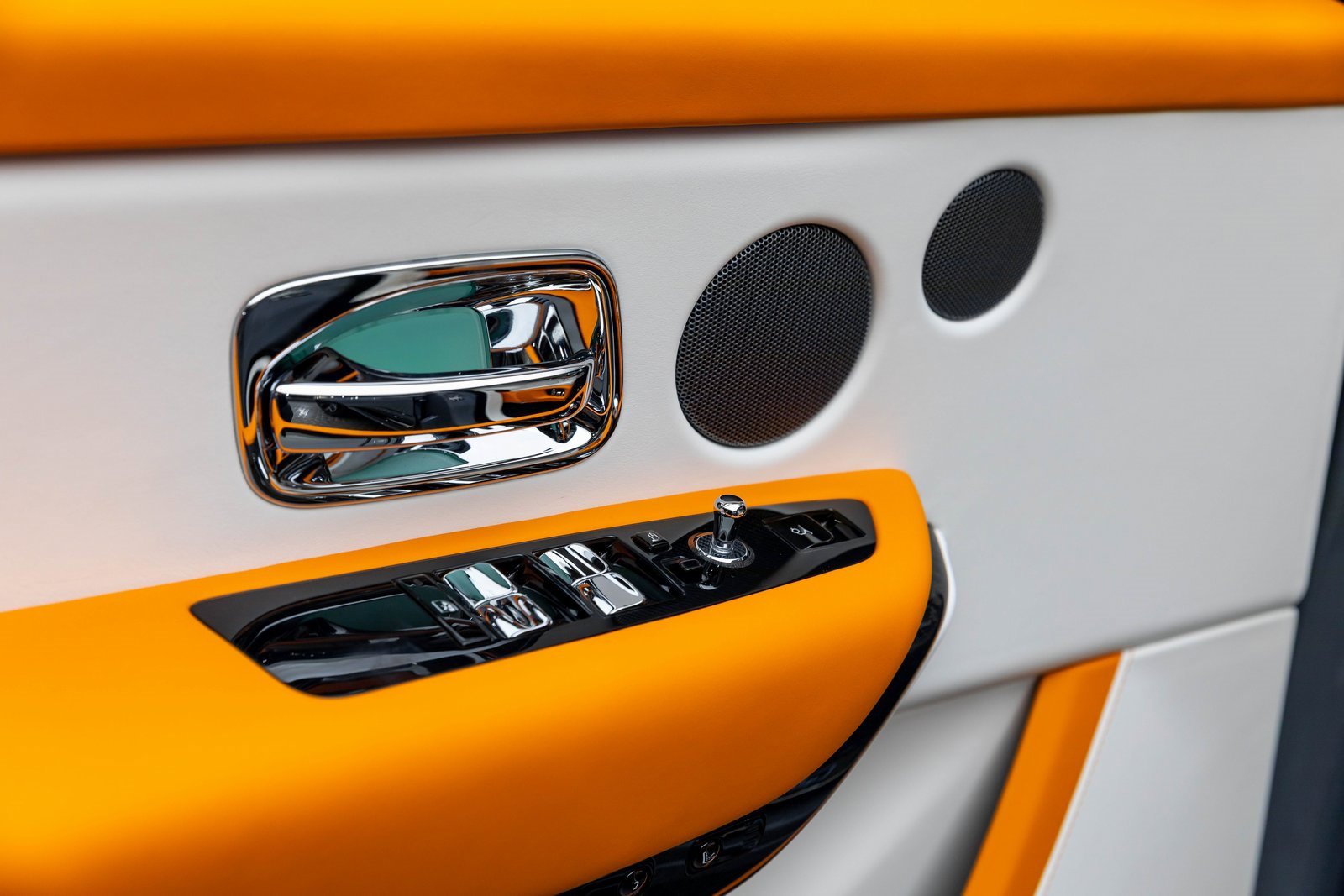 New 2026 Rolls-Royce Cullinan Black Badge image 9