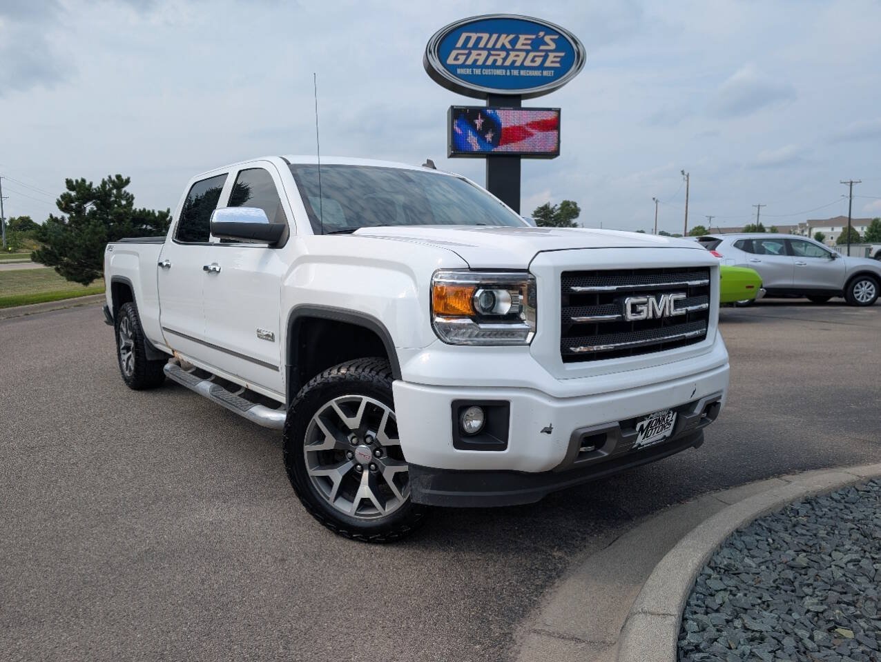 Used 2014 GMC Sierra 1500 SLE AWD/4WD image 2