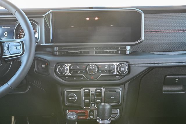 Used 2025 Jeep Wrangler Unlimited Rubicon w/ Convenience Group image 14